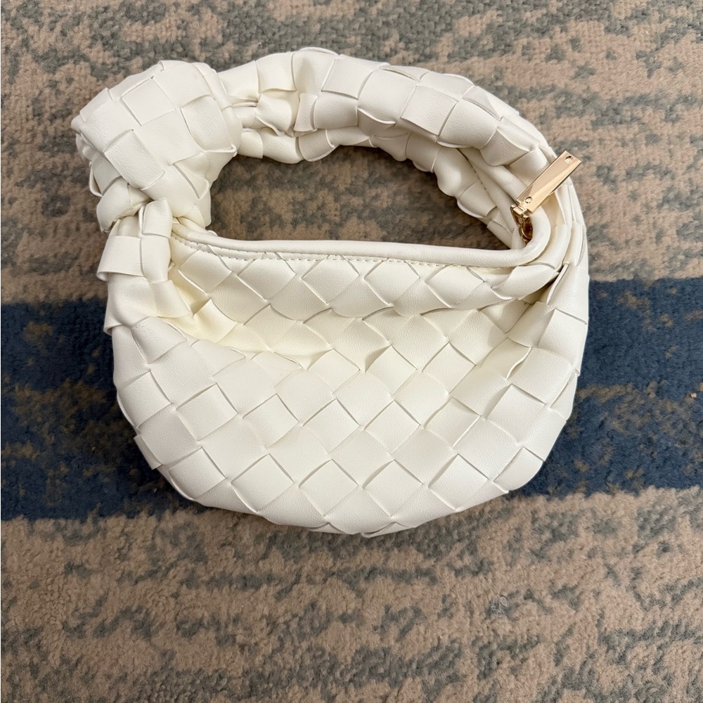 Elegant White Woven Handbag